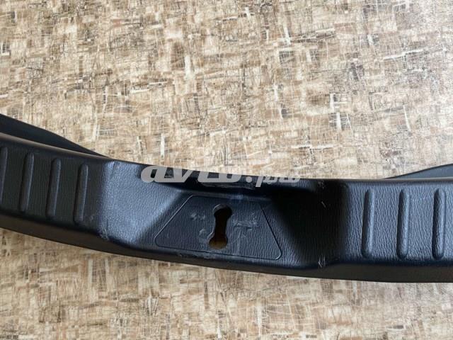 KB7W6889XA02 Mazda Накладка перегородки