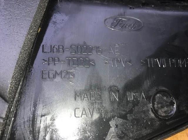 Купити LJ6BS02216AE Ford Водостік лобового скла, жабо