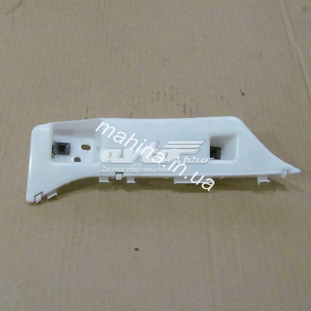 1068001656 Geely Кронштейн бампера переднього, правий