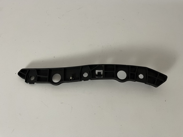 Кріплення бампера Ford GN1517A870AA ціна, від 5.08 USD