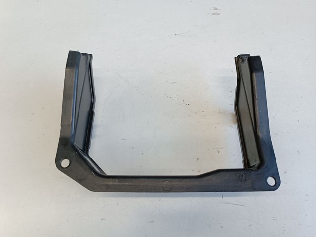 Купити LR027975 Land Rover 
