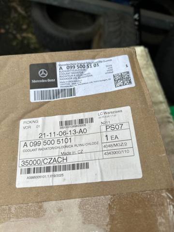 Купити A0995005101 Mercedes Радіатор двигуна
