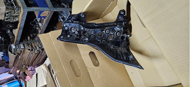 Задня права фара 81551WQ010 Toyota