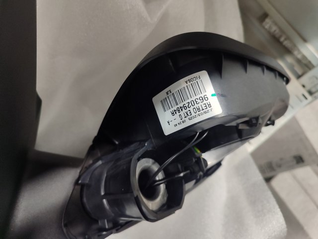 Дзеркало праве 963015199R Renault (RVI)
