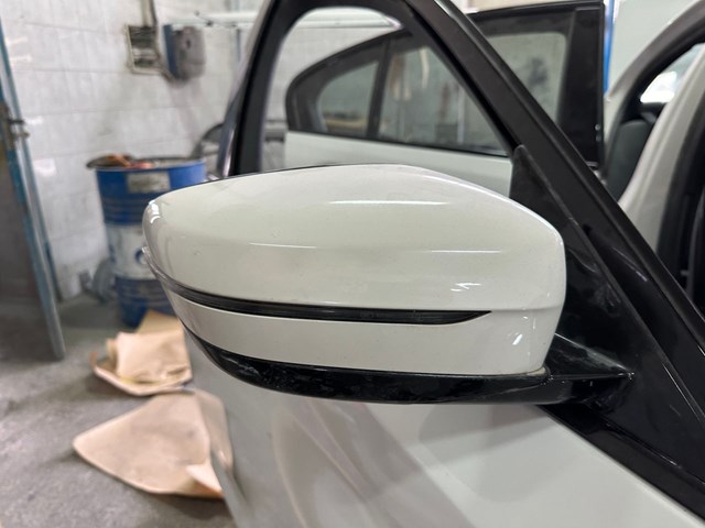  BMW 7423893