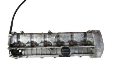 Кришка клапанів Mercedes E 