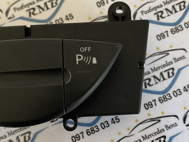 Блок кнопок центральної консолі Mercedes A2118206510