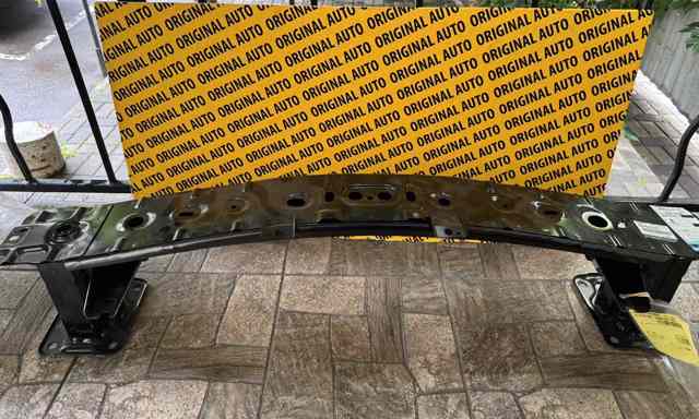 DGH950070 Mazda Балка бампера переднього