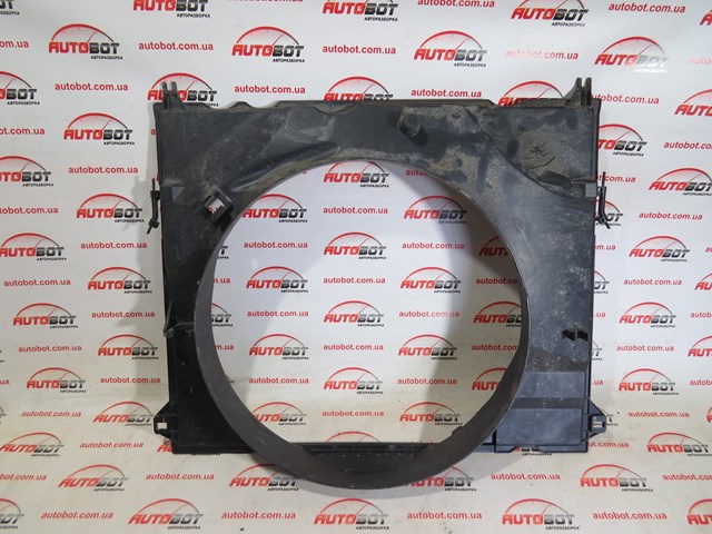 Дифузор (кожух) радіатора охолодження Polcar 81P323 ціна, від 25.64 USD