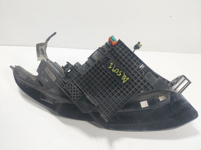 LR024265 Land Rover Фари