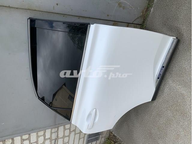 Двері задні в зборі Toyota 670030E090
