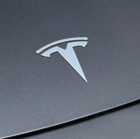 149494900A Tesla Емблема капота