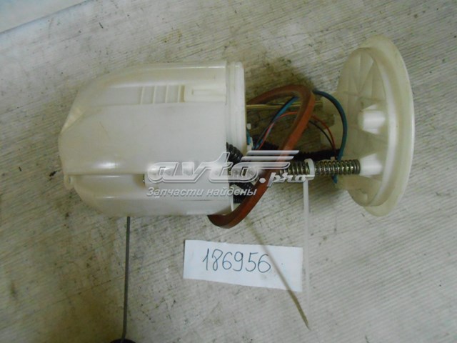 Паливний насос Mazda PE011335X