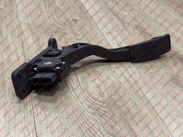 Педаль газу T111108010CA Chery