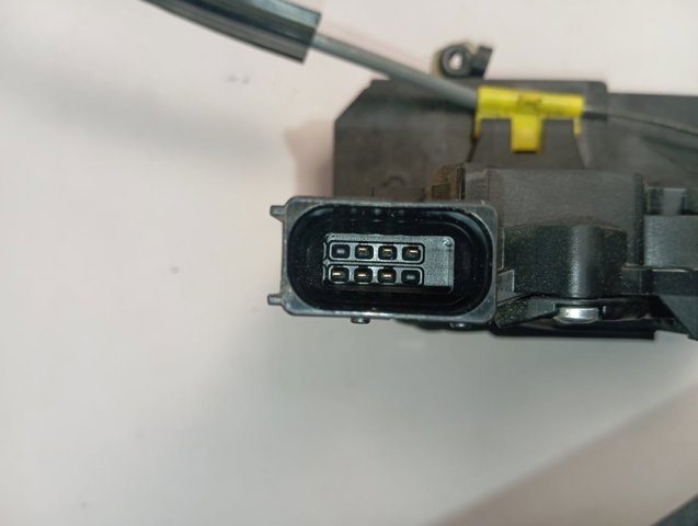 Замок передньої двері, лівої GP GP1395270080 ціна, від 51.01 USD