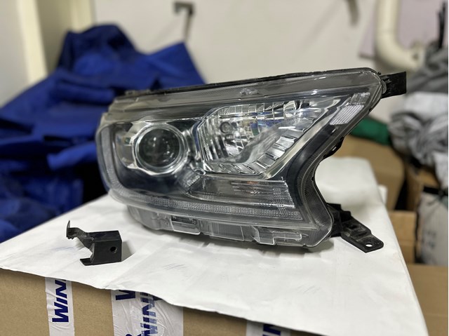  Ford 2409761 ціна, від 1099.70 USD