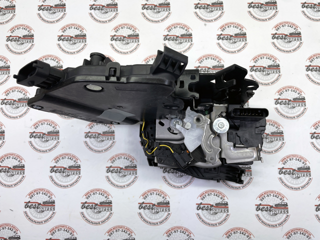 Замок задньої двері, лівої LR078752 Land Rover