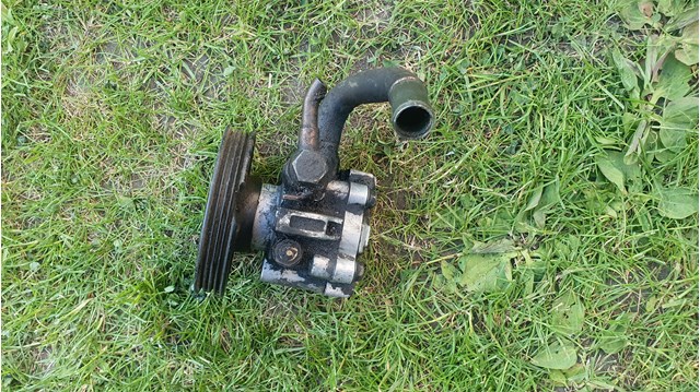 T00132600D Mazda Насос гідропідсилювача