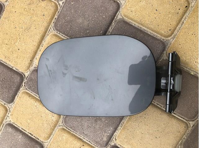 Купити KB7W42410 Mazda Лючок (дверцята) бензобака