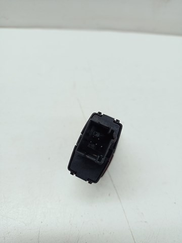 Кнопка аварійки 9231786 BMW