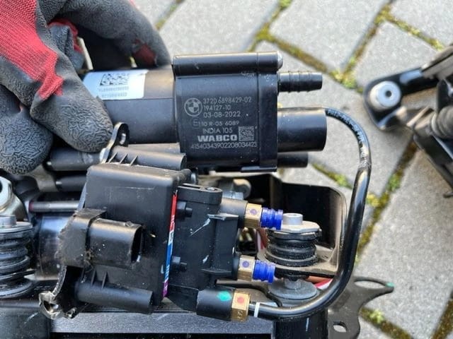 37206886721 BMW Компресор підкачки амортизаторів