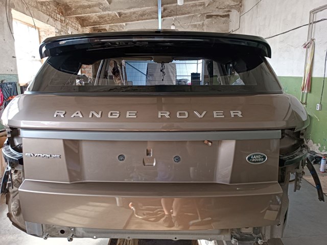 LR027614 Land Rover Треті двері