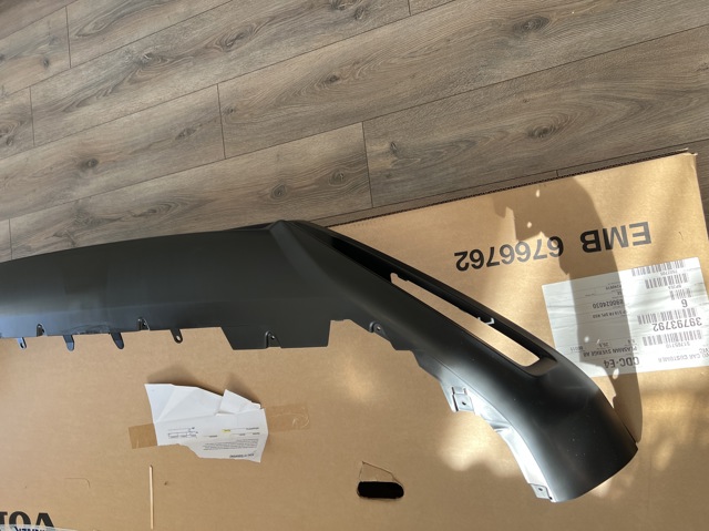 Спойлер переднього бампера 39793792 Volvo