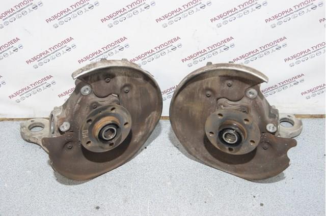 Купити 8R0505436A VAG Кулак поворотний правий