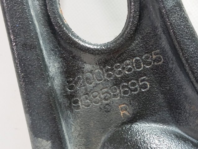  8200688033 Renault (RVI)