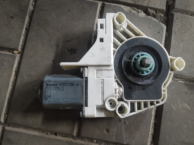  VAG 942887100 ціна, від 12.67 USD