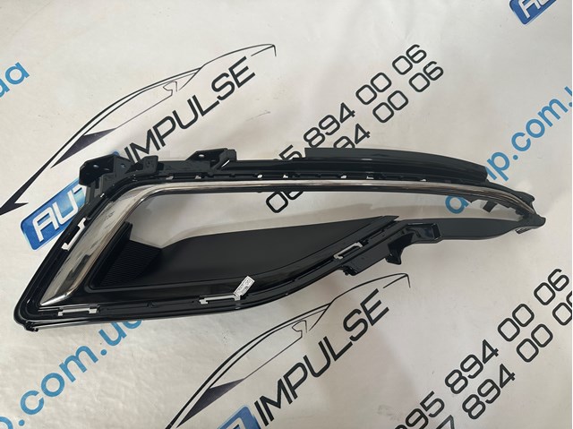 86522C1210 Hyundai/Kia Решітка переднього бампера, права