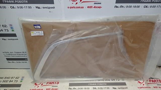 32219269 Volvo Накладка заднього скла, права