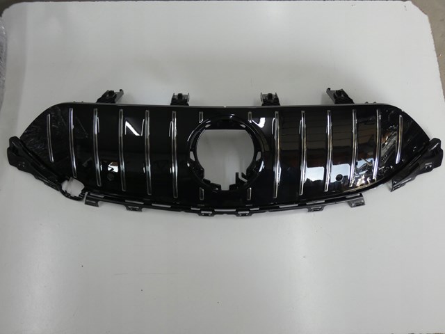 Кронштейн решітки радіатора Mercedes A2978886700