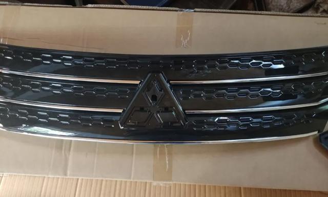 7415A738 Mitsubishi Емблема решітки радіатора
