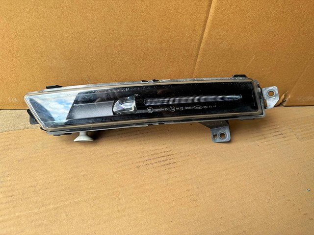 Фара протитуманна, ліва LR093417 Land Rover