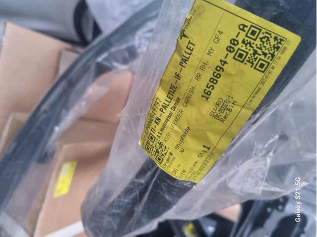 Tesla 165869400A
