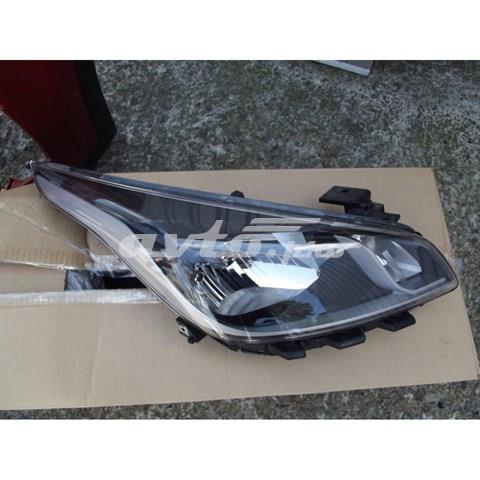 Фара права 92102H0010 Hyundai/Kia