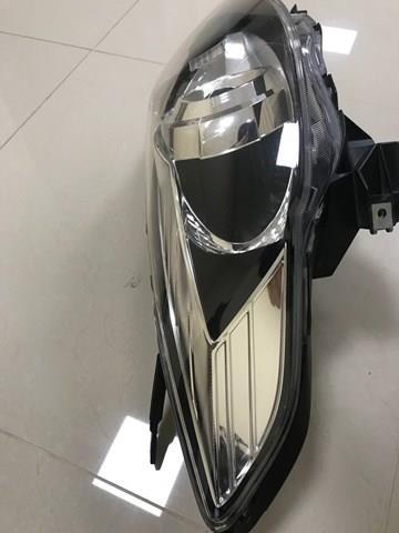 CD9351031B Mazda Основна фара - вставка