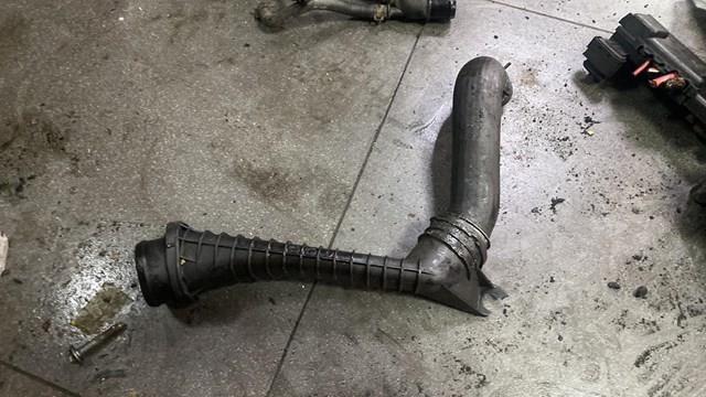 Дросельний патрубок VAG 1J0145762T