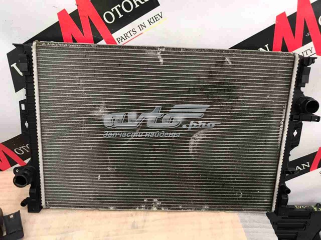 Радіатор LR006714 Land Rover