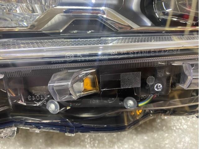 Фара ліва 8118542A32 Toyota