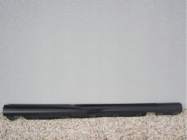 Накладка зовнішня (молдинг) порога, правий Mercedes A2216901040
