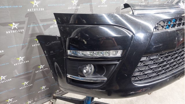 Передній бампер 23310716J Polcar