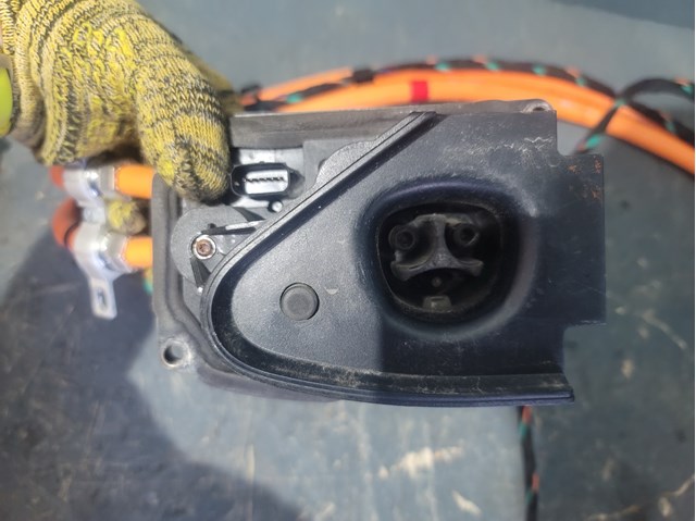 102604100M Tesla Порт зарядки