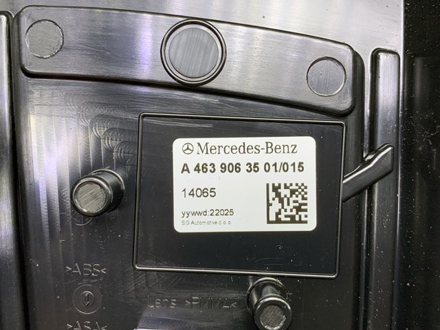 Повторювач повороту на крилі, лівий Mercedes A4639063501