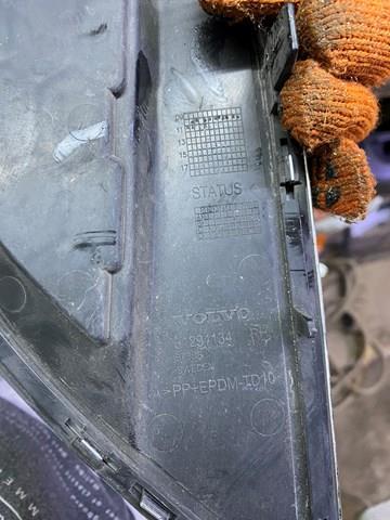 Окантовка фари протитуманною Volvo 31294134