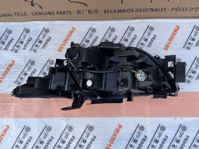 Фара права KSD651030 Mazda