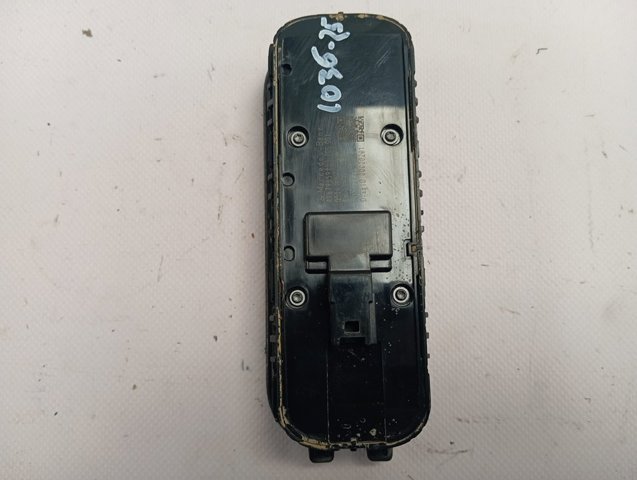 Кнопковий блок керування склопідіймачами передній лівий Mercedes A1679059803