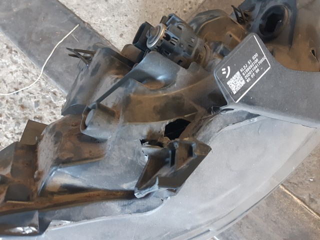 Фара передня права Mazda K12451030