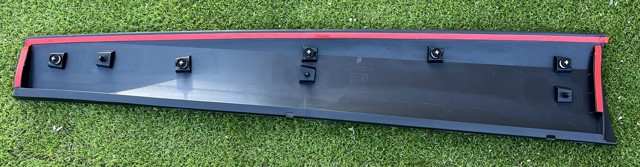 Молдинг передньої правої двері VAG 11A8549409B9 ціна, від 95.00 USD